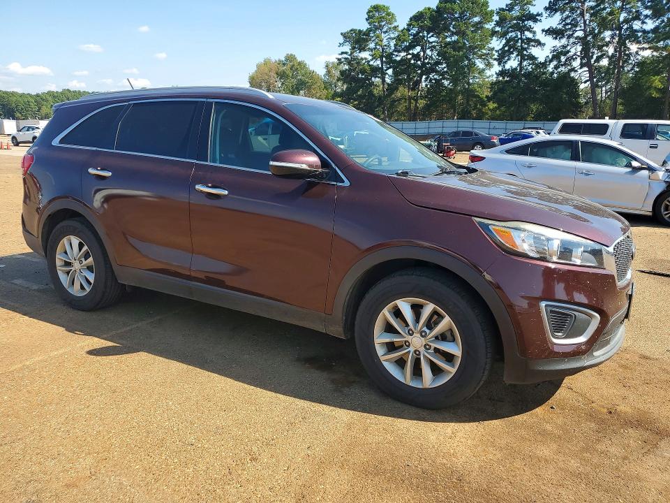 2017 Kia Sorento მანქანა იყიდება აუქციონზე, vin: 5XYPG4A56HG329822, აუქციონის ნომერი: 65801026