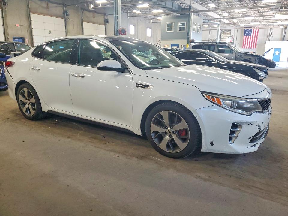 2016 Kia Optima მანქანა იყიდება აუქციონზე, vin: 5XXGW4L24GG014722, აუქციონის ნომერი: 63866106