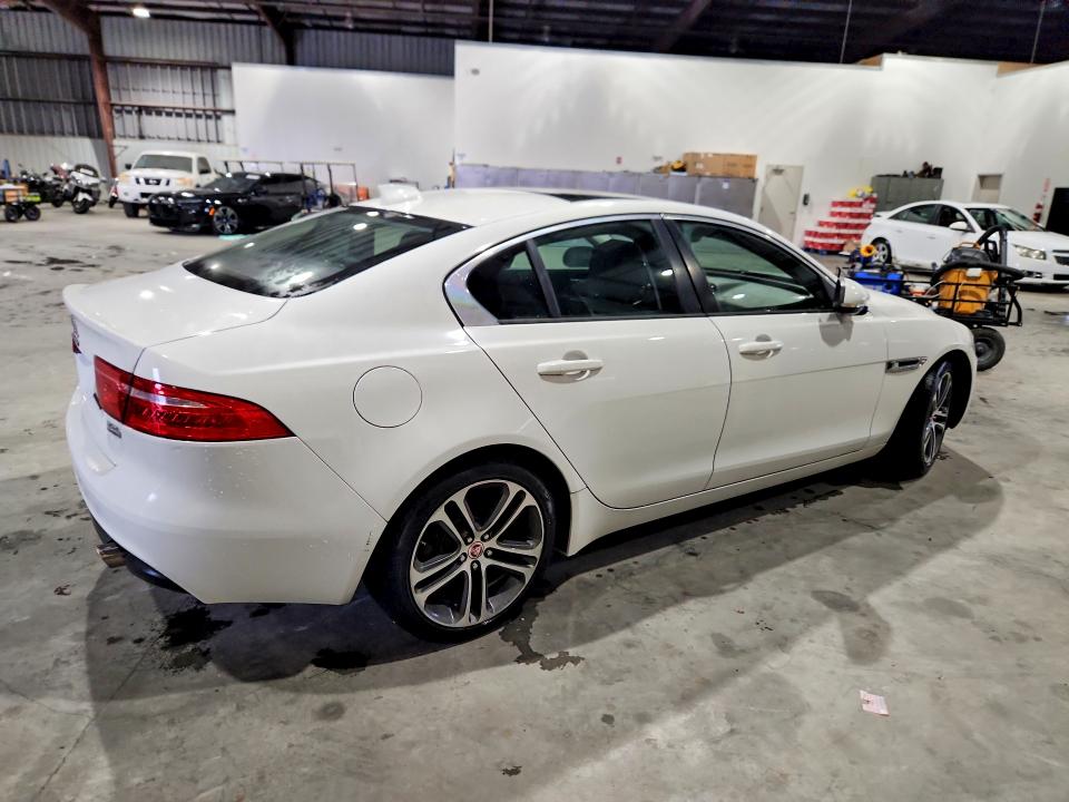 2017 Jaguar Xe მანქანა იყიდება აუქციონზე, vin: SAJAJ4BV4HCP10659, აუქციონის ნომერი: 64396356