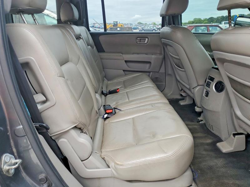 62740356 :رقم المزاد ، 5FNYF3H4XBB017824 vin ، 2011 Honda Pilot مزاد بيع