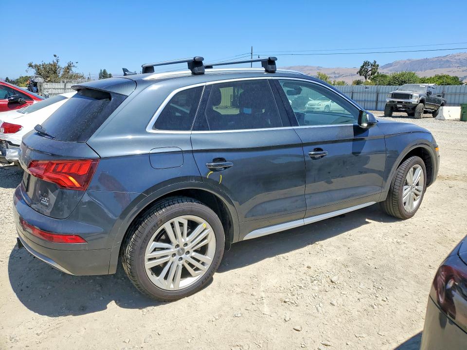 63767096 :رقم المزاد ، WA1CNAFY6J2142841 vin ، 2018 Audi Q5 مزاد بيع