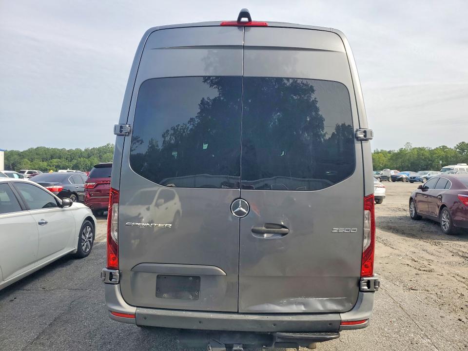 64808326 :رقم المزاد ، W1Z4NFHY9PT121996 vin ، 2023 Mercedes-benz Sprinter مزاد بيع
