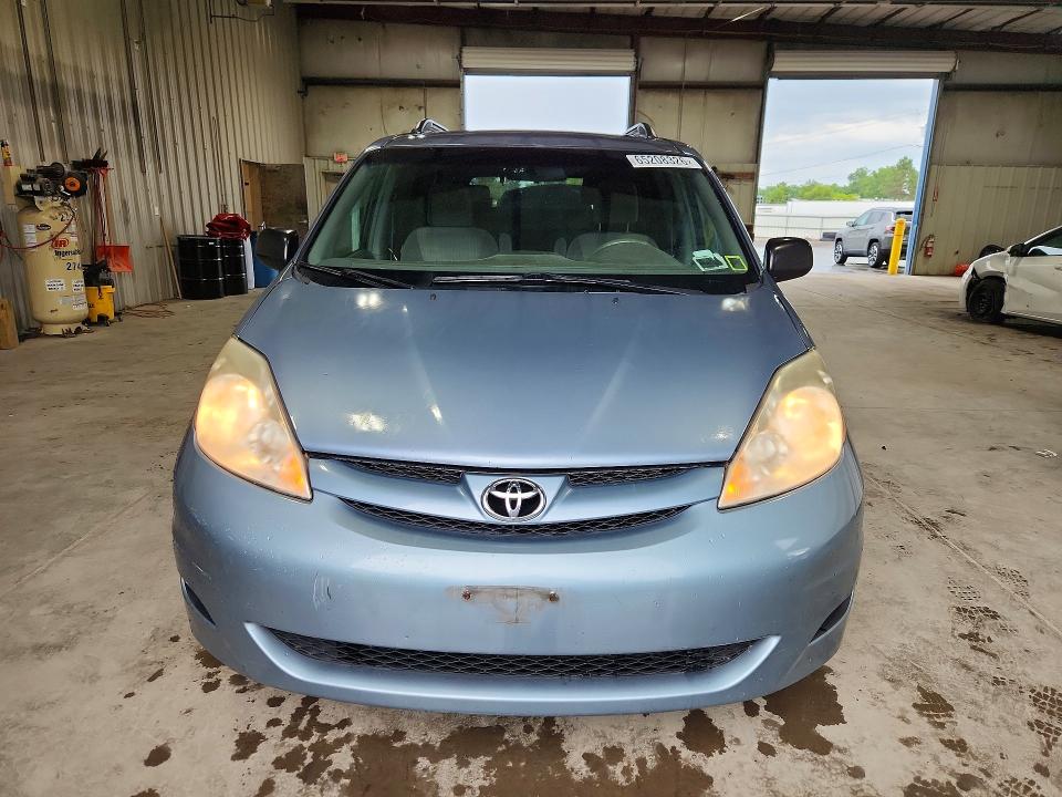 2010 Toyota Sienna მანქანა იყიდება აუქციონზე, vin: 5TDJK4CC2AS029087, აუქციონის ნომერი: 65208326
