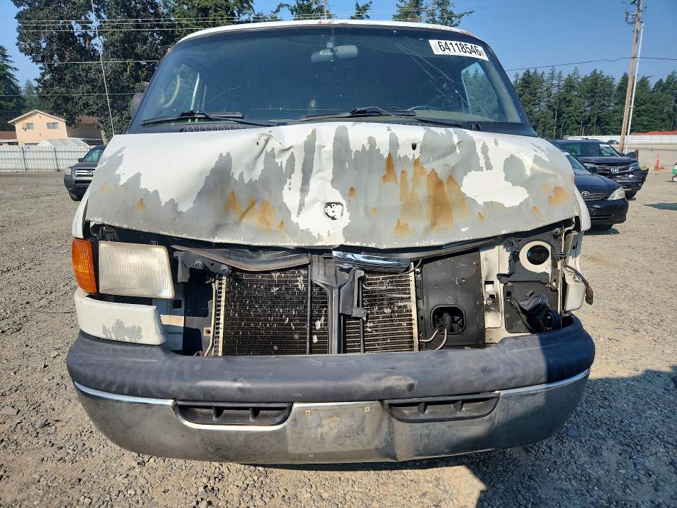 64118546 :رقم المزاد ، 2B4JB25Y22K121121 vin ، 2002 Dodge Ram Wagon مزاد بيع