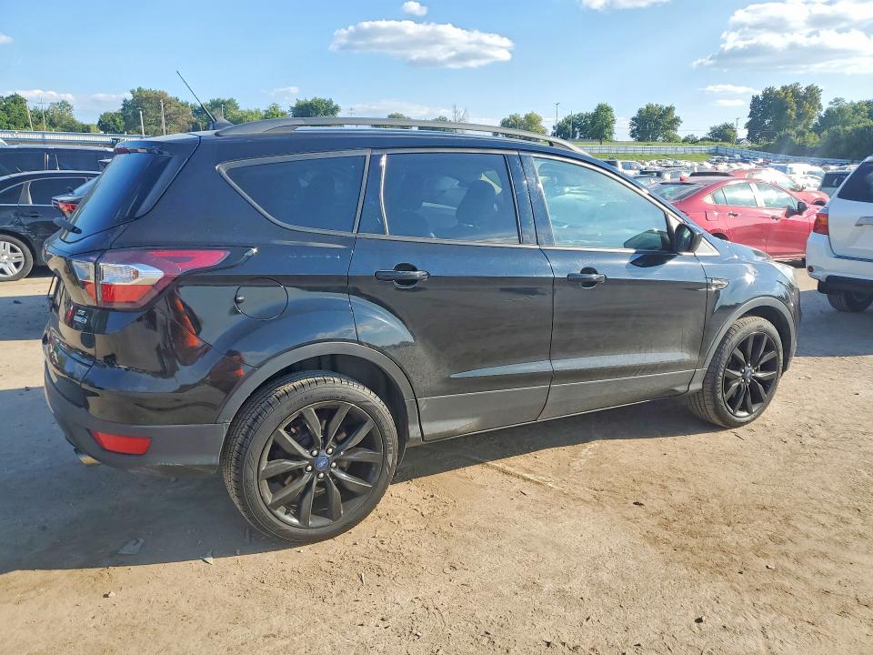 2018 Ford Escape მანქანა იყიდება აუქციონზე, vin: 1FMCU9GD8JUB83488, აუქციონის ნომერი: 67023946
