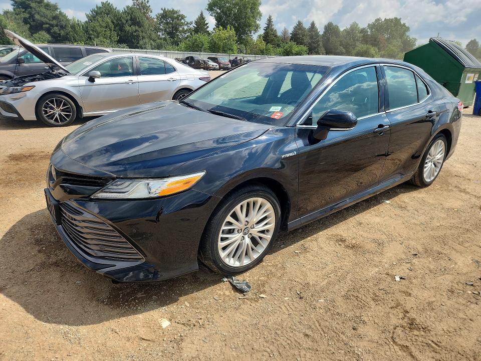 62131936 :رقم المزاد ، 4T1B21HK1JU509020 vin ، 2018 Toyota Camry Hybrid مزاد بيع