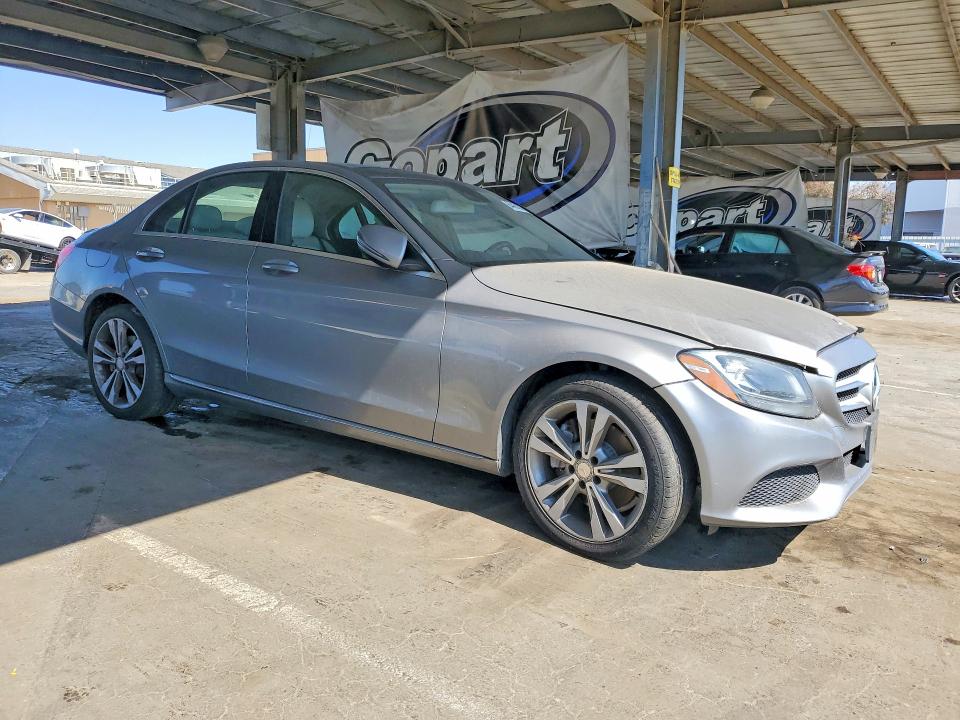 64463656 :رقم المزاد ، 55SWF4KB0GU136766 vin ، 2016 Mercedes-benz C مزاد بيع