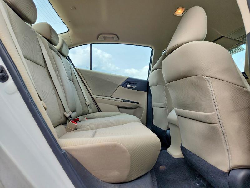 64386496 :رقم المزاد ، 1HGCR2F32HA012710 vin ، 2017 Honda Accord مزاد بيع