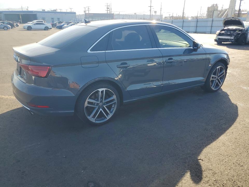 Продаж на аукціоні авто 2019 Audi A3, vin: WAUBEGFFXKA099922, номер лоту: 67090756