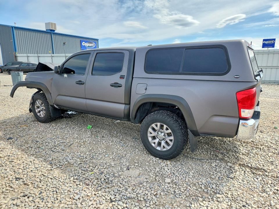 64979596 :رقم المزاد ، 5TFCZ5AN3HX117925 vin ، 2017 Toyota Tacoma مزاد بيع