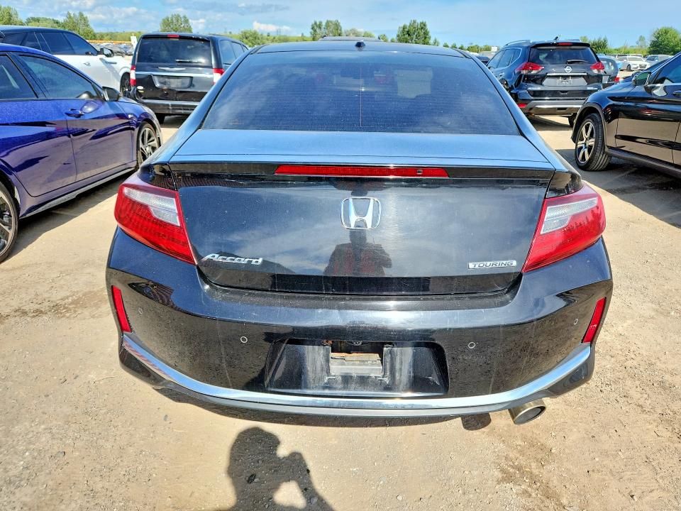 62951336 :رقم المزاد ، 1HGCT1B85GA800604 vin ، 2016 Honda Accord مزاد بيع