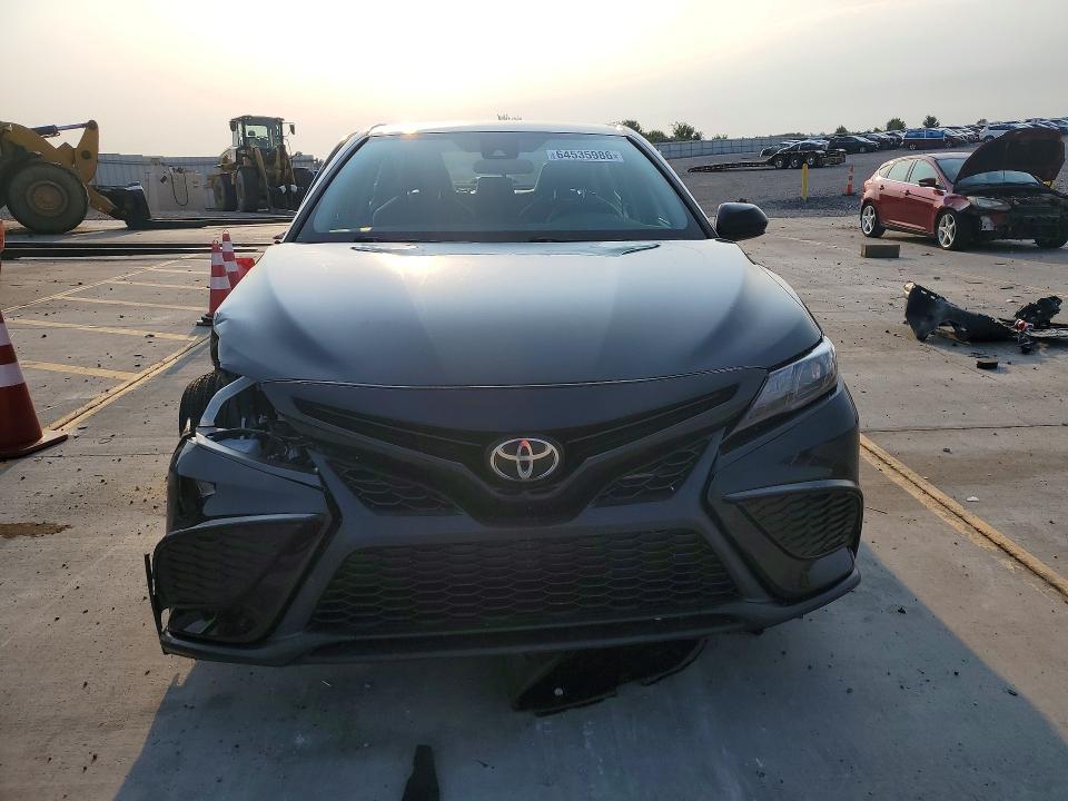 Продажа на аукционе авто 2021 Toyota Camry, vin: 4T1G11AK8MU552261, номер лота: 64535986