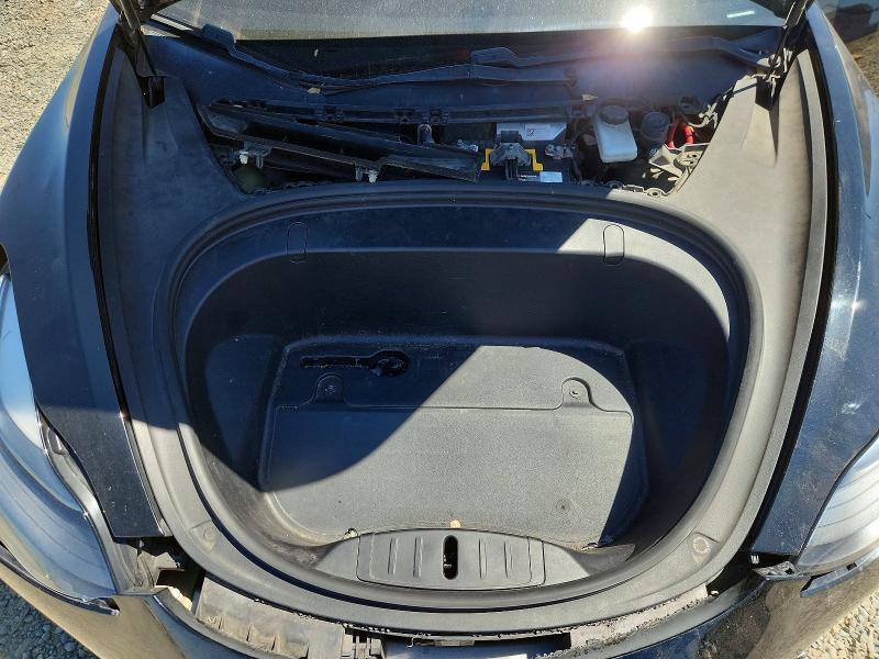 65211496 :رقم المزاد ، 5YJ3E1EB4JF170623 vin ، 2018 Tesla Model 3 مزاد بيع