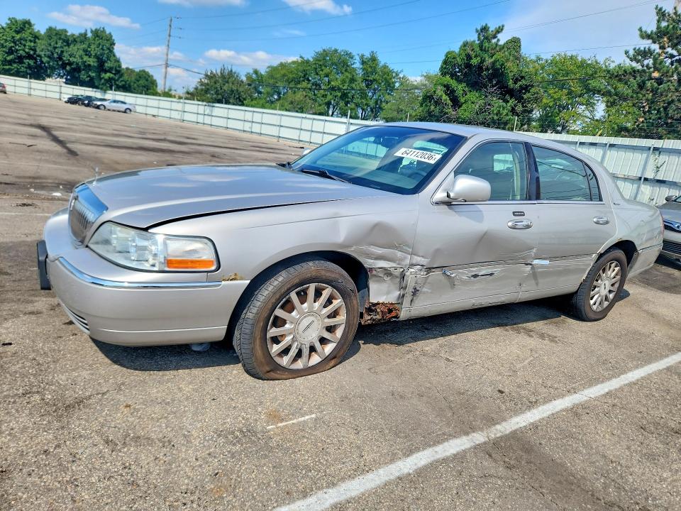 Aukcja sprzedaży 2007 Lincoln Town Car, vin: 1LNHM81W67Y601087, numer aukcji: 64112036