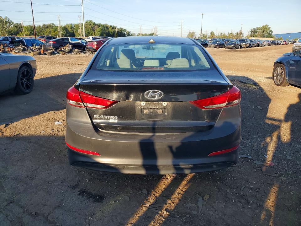 2017 Hyundai Elantra მანქანა იყიდება აუქციონზე, vin: 5NPD74LF5HH102171, აუქციონის ნომერი: 66372956