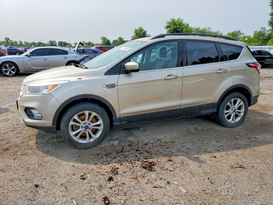 63748496 :رقم المزاد ، 1FMCU9GD4JUA32860 vin ، 2018 Ford Escape مزاد بيع