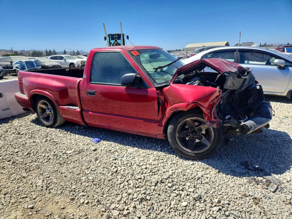 63714216 :رقم المزاد ، 1GTCS145818127701 vin ، 2001 Gmc Sonoma مزاد بيع
