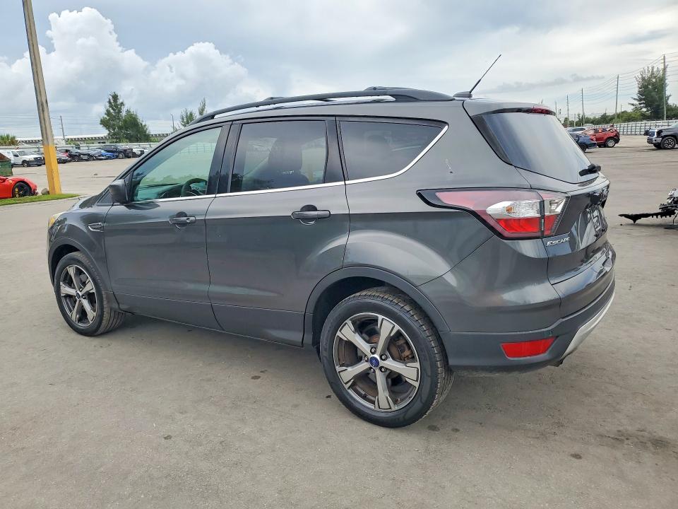 63901036 :رقم المزاد ، 1FMCU9GD4HUB23850 vin ، 2017 Ford Escape مزاد بيع