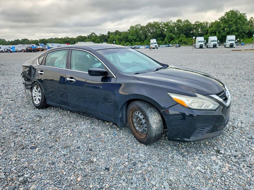 2017 Nissan Altima მანქანა იყიდება აუქციონზე, vin: 1N4AL3AP7HC489103, აუქციონის ნომერი: 63592036