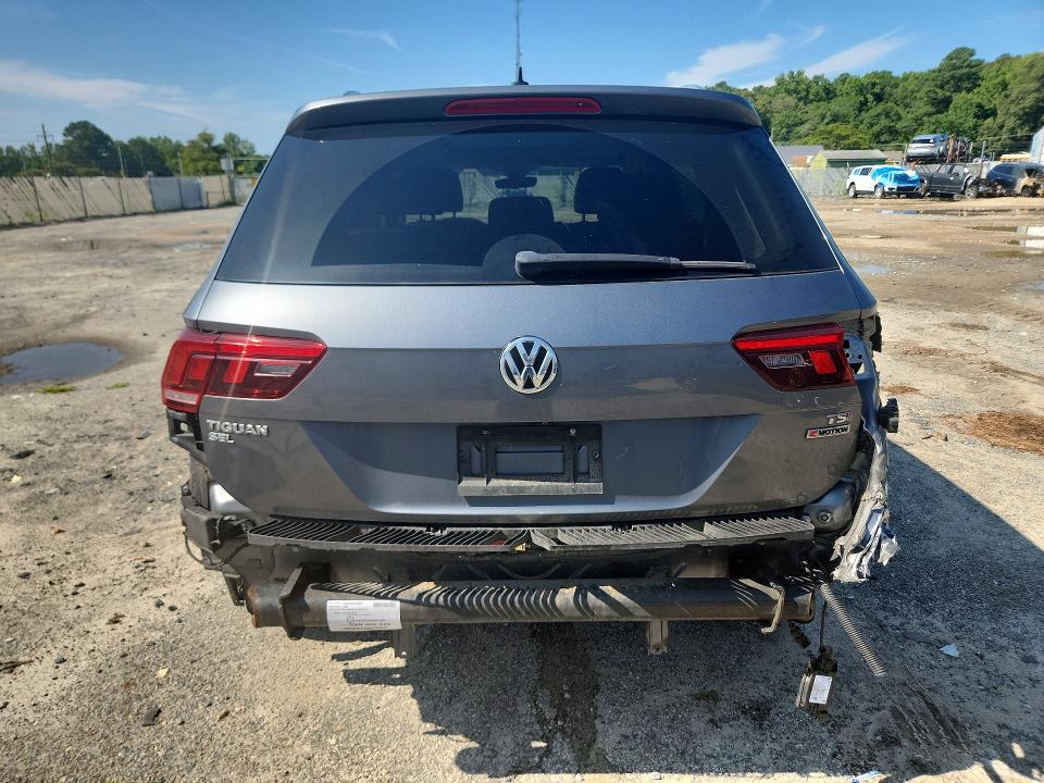 63855186 :رقم المزاد ، 3VV4B7AX7JM003557 vin ، 2018 Volkswagen Tiguan مزاد بيع