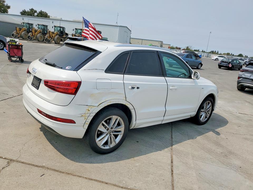 66805316 :رقم المزاد ، WA1BCCFS1JR012160 vin ، 2018 Audi Q3 مزاد بيع