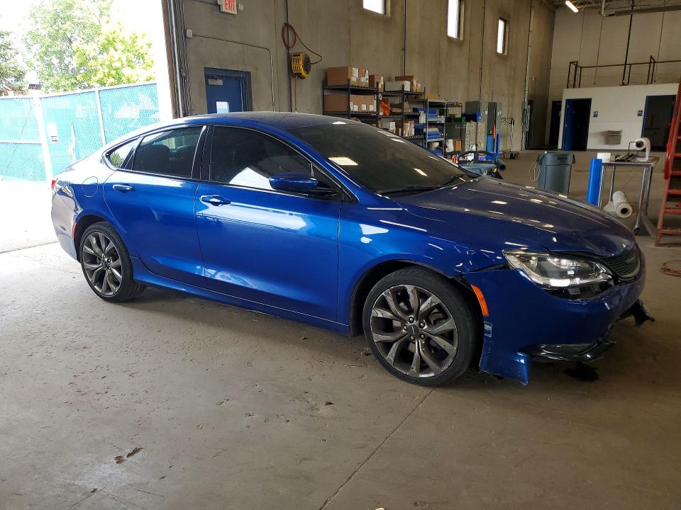 64563396 :رقم المزاد ، 1C3CCCDG0FN589449 vin ، 2015 Chrysler 200 مزاد بيع