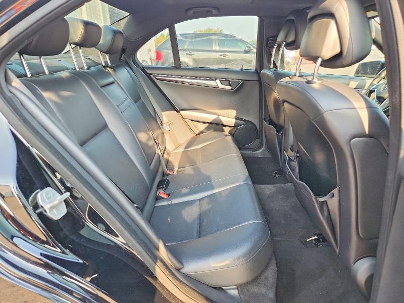 2013 Mercedes-benz C მანქანა იყიდება აუქციონზე, vin: WDDGF5HB5DA854326, აუქციონის ნომერი: 62465136