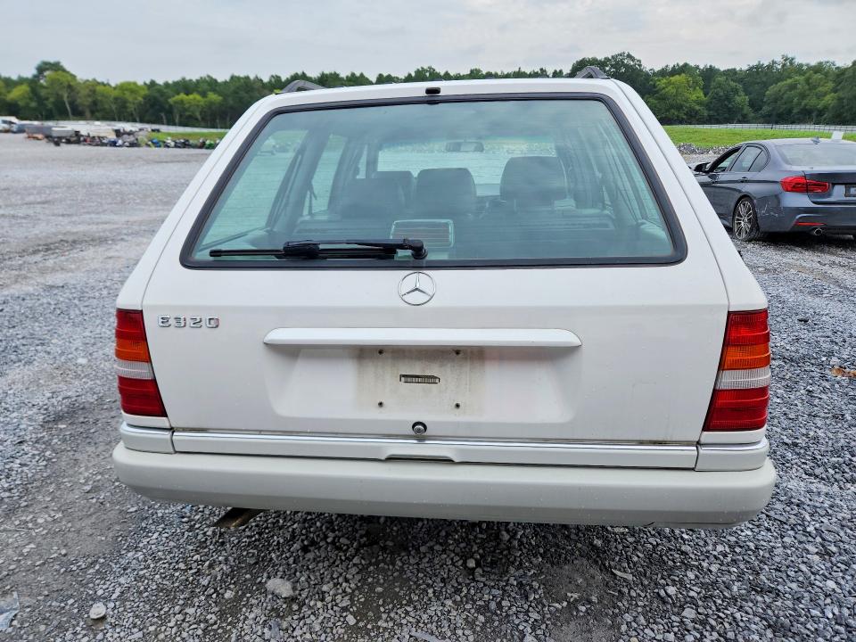 1995 Mercedes-benz E მანქანა იყიდება აუქციონზე, vin: WDBEA92E3SF303126, აუქციონის ნომერი: 64038446