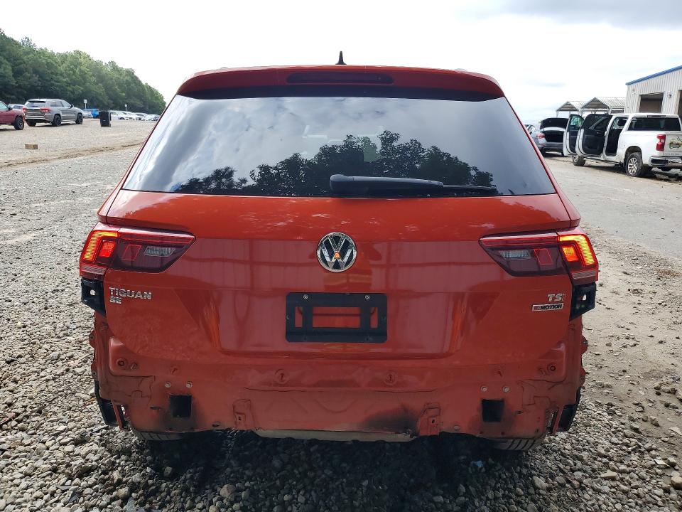 Продаж на аукціоні авто 2018 Volkswagen Tiguan, vin: 3VV2B7AX2JM185062, номер лоту: 63930646