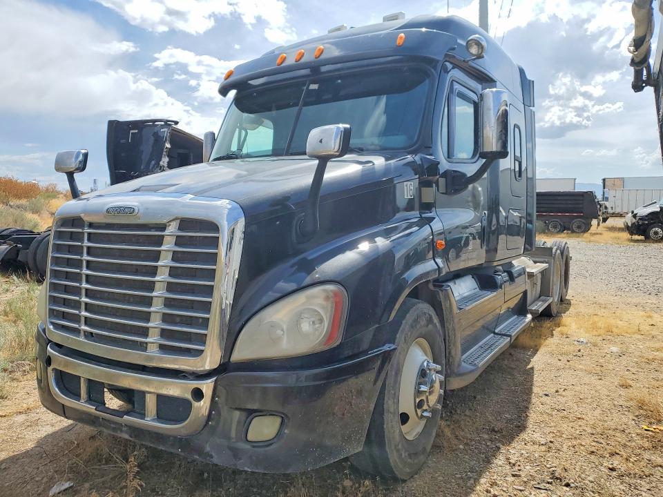 2014 Freightliner Cascadia 125 მანქანა იყიდება აუქციონზე, vin: 3AKJGLD66ESFP4558, აუქციონის ნომერი: 66267026