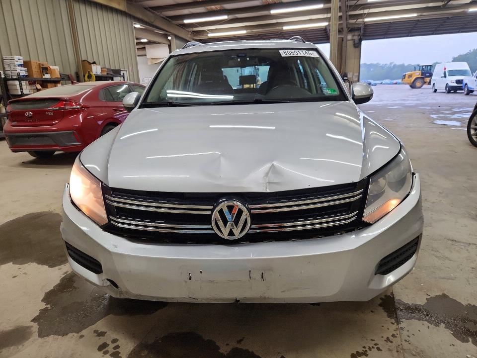 2016 Volkswagen Tiguan მანქანა იყიდება აუქციონზე, vin: WVGAV7AX3GW529083, აუქციონის ნომერი: 60591146