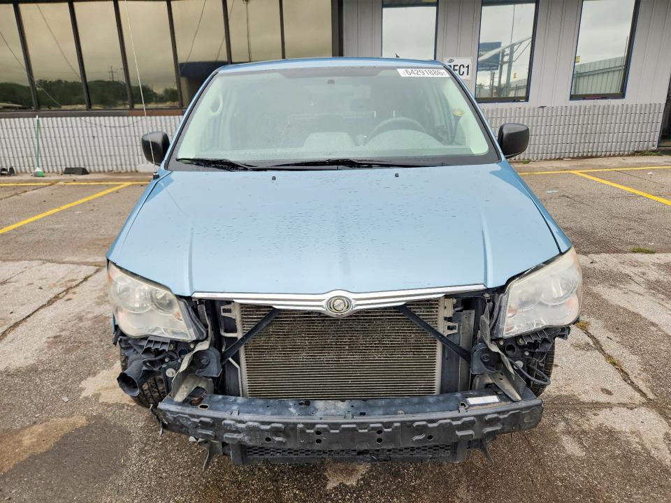 64291886 :رقم المزاد ، 2A4RR2D14AR431339 vin ، 2010 Chrysler Town & Country مزاد بيع