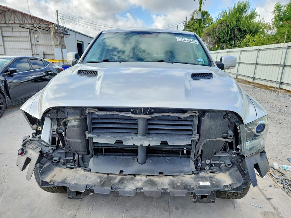 64396846 :رقم المزاد ، 1C6RR7MT1HS850785 vin ، 2017 Ram 1500 مزاد بيع