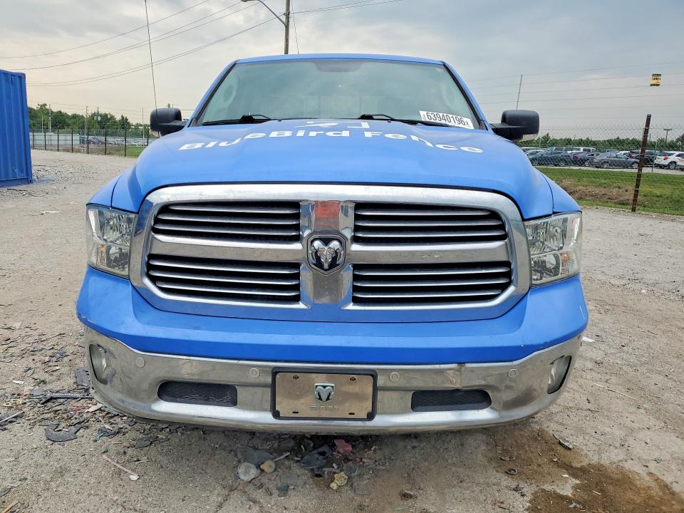 63940196 :رقم المزاد ، 1C6RR7LG2JS140997 vin ، 2018 Ram 1500 مزاد بيع