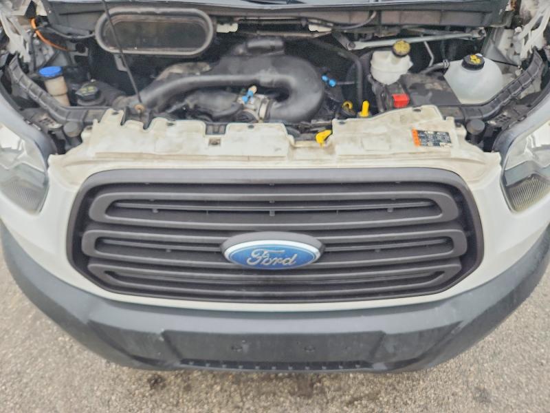 63948356 :رقم المزاد ، 1FTYR2CM6JKA48689 vin ، 2018 Ford Transit مزاد بيع
