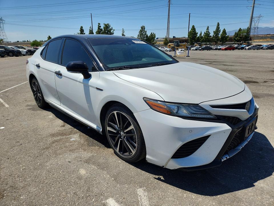 Продажа на аукционе авто 2018 Toyota Camry, vin: 4T1B61HK9JU086739, номер лота: 65953696