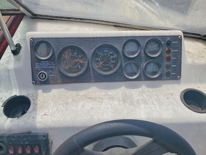 65401756 :رقم المزاد ، BRCB211CD292 vin ، 1992 Seaswirl Boat مزاد بيع