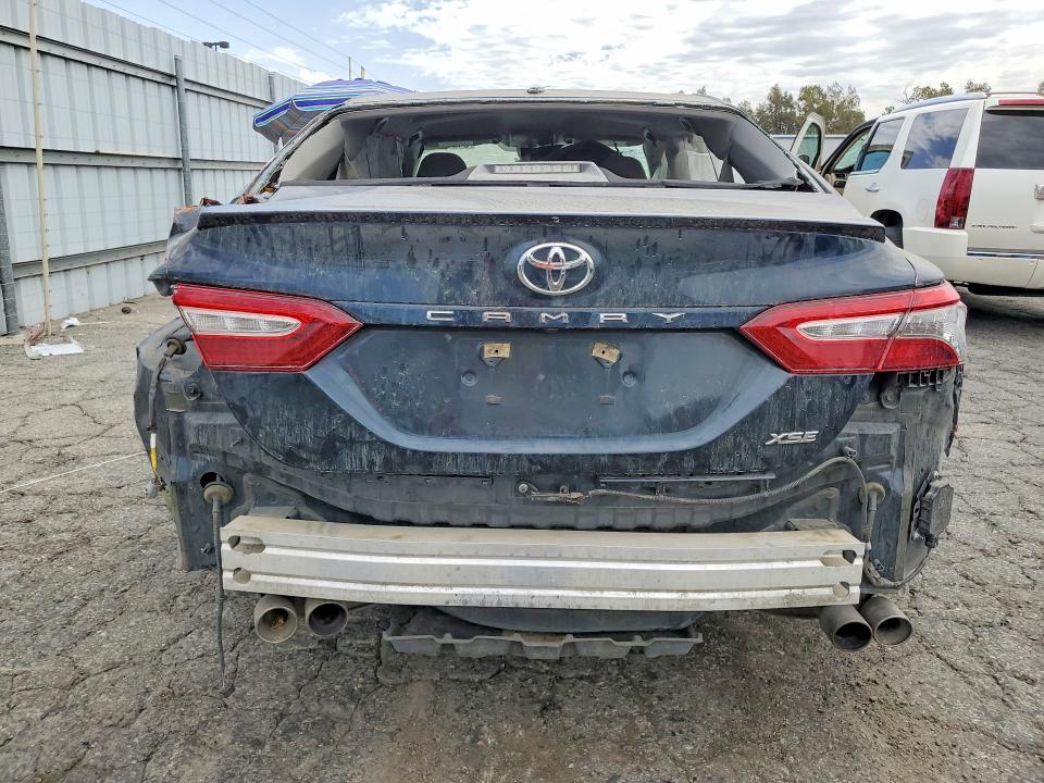 Продажа на аукционе авто 2019 Toyota Camry, vin: 4T1B61HK2KU827833, номер лота: 64297226