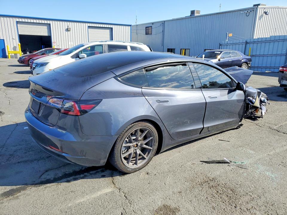 2022 Tesla Model 3 მანქანა იყიდება აუქციონზე, vin: 5YJ3E1EA4NF192876, აუქციონის ნომერი: 64649606