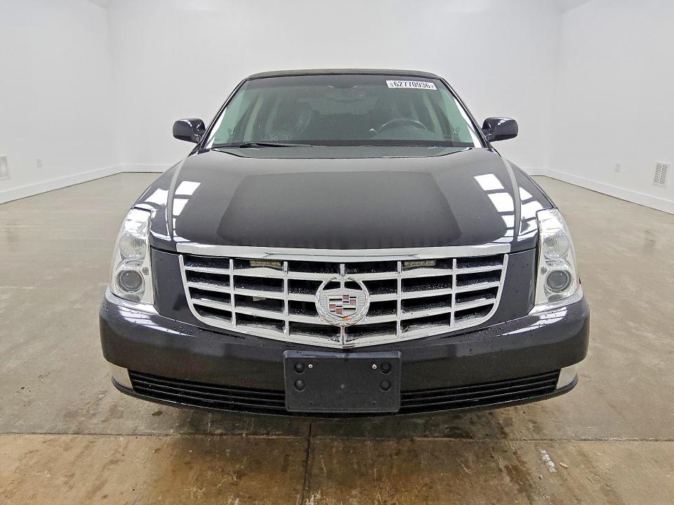 62770936 :رقم المزاد ، 1GE8K9C63BU550314 vin ، 2011 Cadillac Professional Chassis مزاد بيع