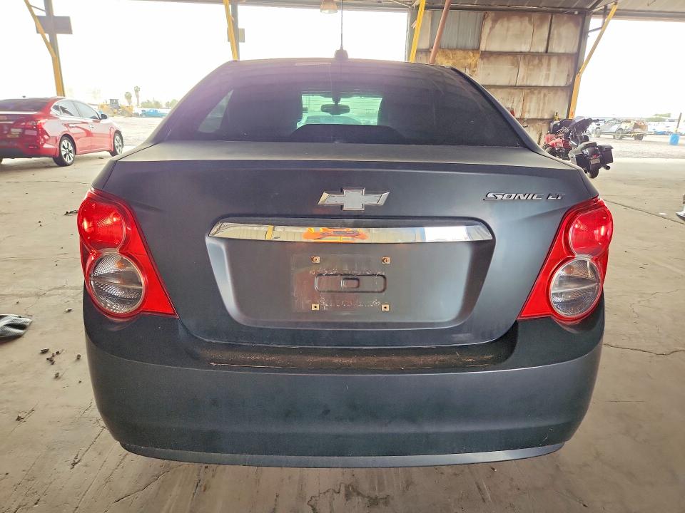 63434816 :رقم المزاد ، 1G1JC5SH5F4101041 vin ، 2015 Chevrolet Sonic مزاد بيع