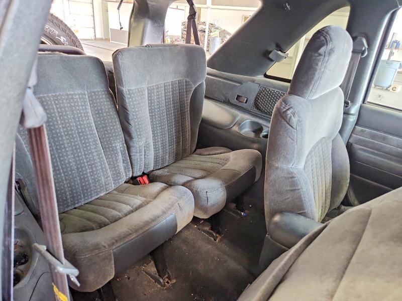 Продажа на аукционе авто 2000 Chevrolet Blazer, vin: 1GNCT18W2YK278716, номер лота: 64774446
