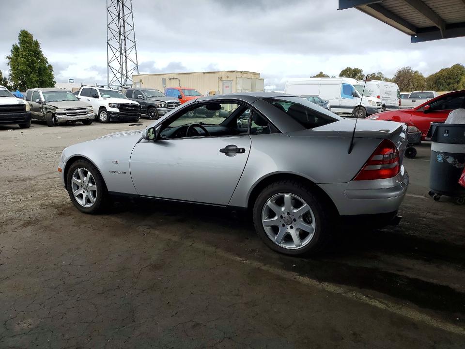 64678476 :رقم المزاد ، WDBKK47F0XF125705 vin ، 1999 Mercedes-benz Slk مزاد بيع