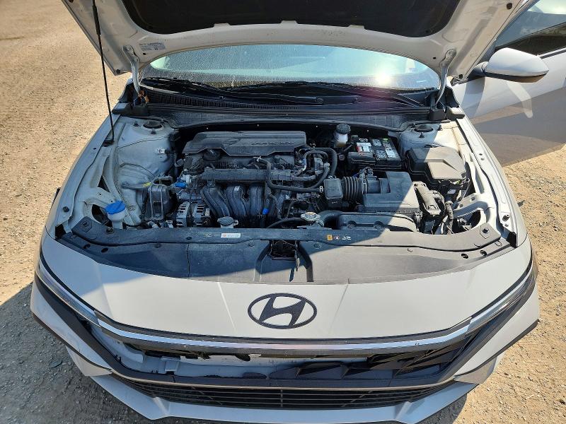 64387836 :رقم المزاد ، KMHLM4DG1SU868807 vin ، 2025 Hyundai Elantra مزاد بيع