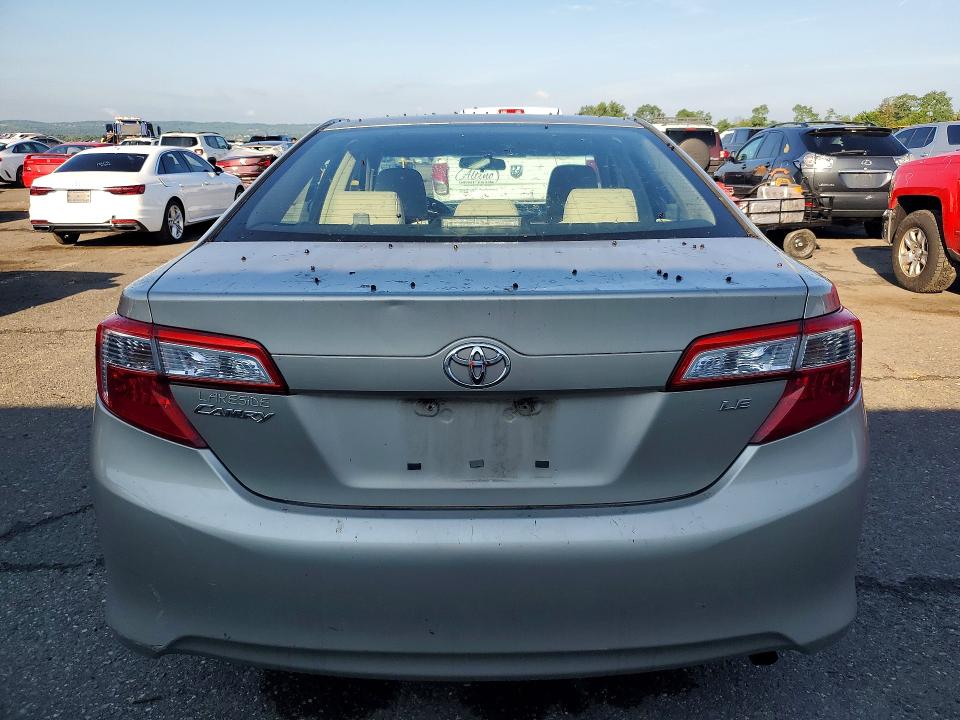 64890736 :رقم المزاد ، 4T4BF1FK2ER361561 vin ، 2014 Toyota Camry مزاد بيع