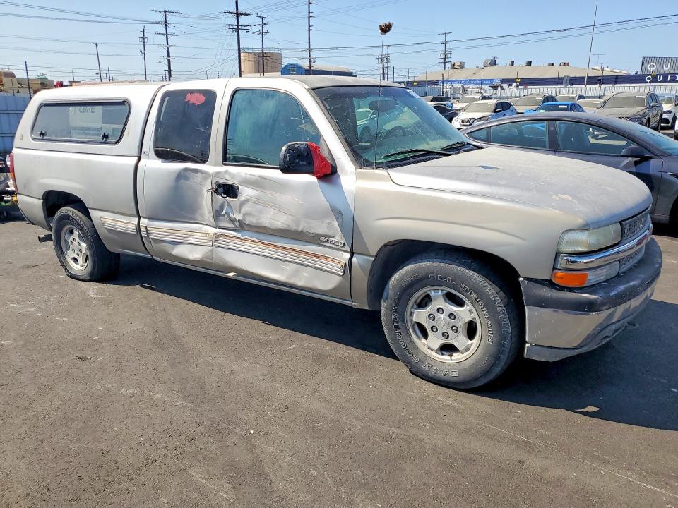 Продаж на аукціоні авто 2000 Chevrolet Silverado, vin: 1GCEC19VXYZ352995, номер лоту: 63743996