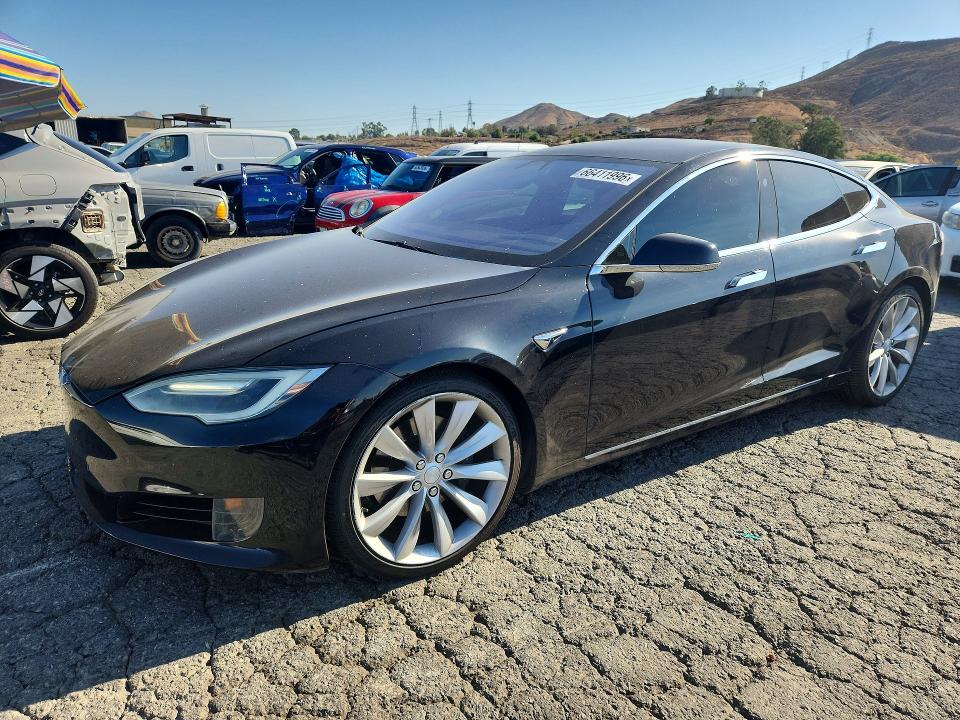 66411996 :رقم المزاد ، 5YJSA1E2XHF199562 vin ، 2017 Tesla Model S مزاد بيع