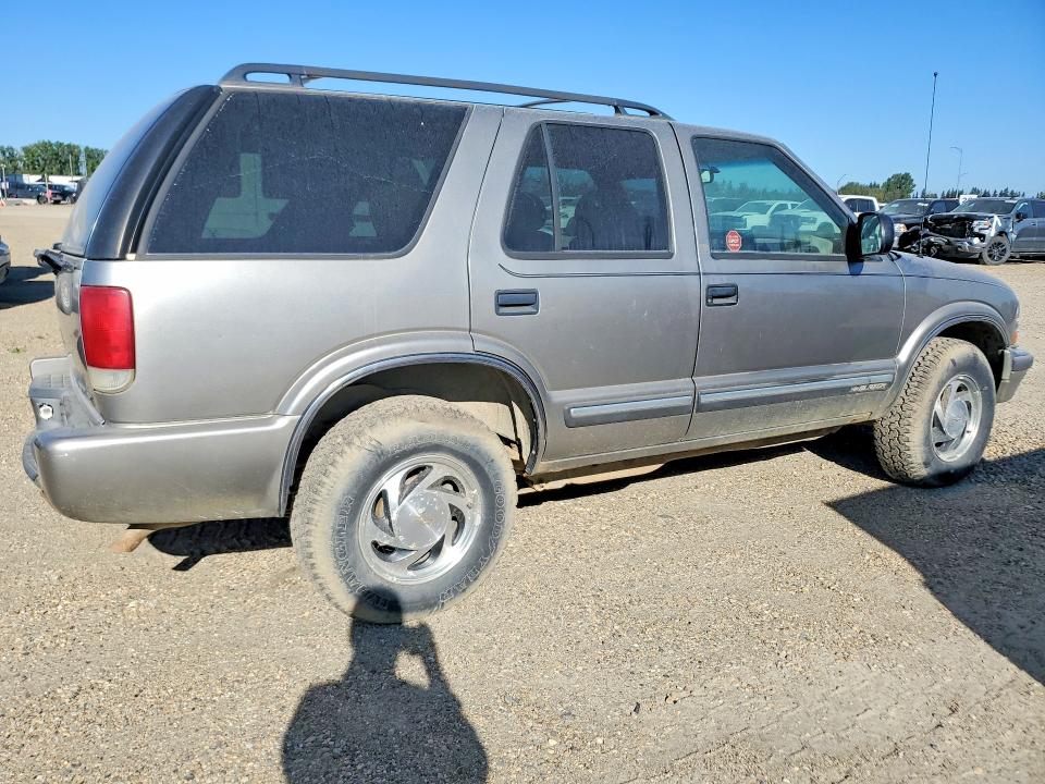 61410606 :رقم المزاد ، 1GNDT13WX12179336 vin ، 2001 Chevrolet Blazer مزاد بيع
