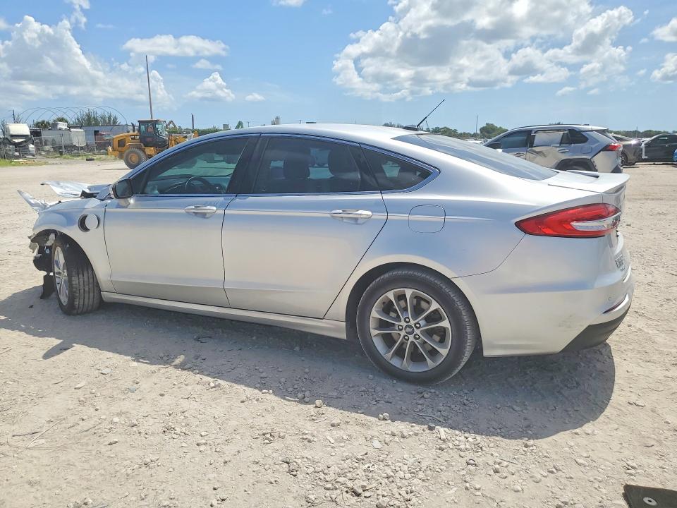 64339876 :رقم المزاد ، 3FA6P0SU9KR185308 vin ، 2019 Ford Fusion مزاد بيع