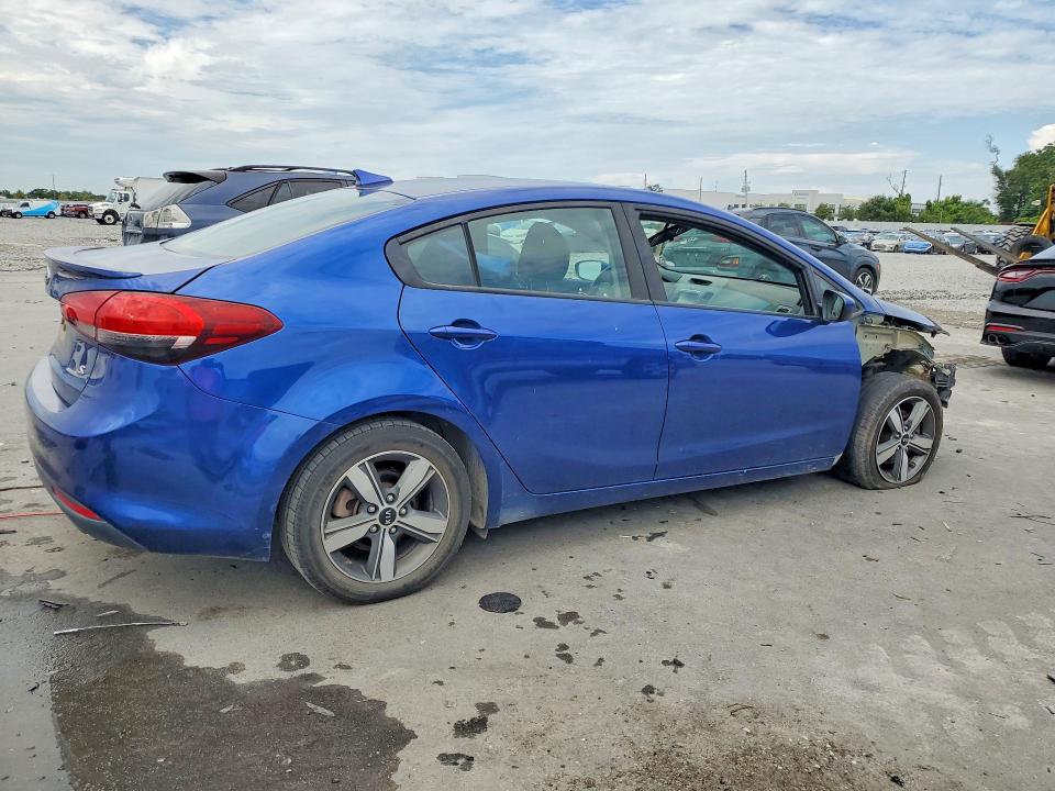 2018 Kia Forte მანქანა იყიდება აუქციონზე, vin: 3KPFL4A71JE186743, აუქციონის ნომერი: 64026316